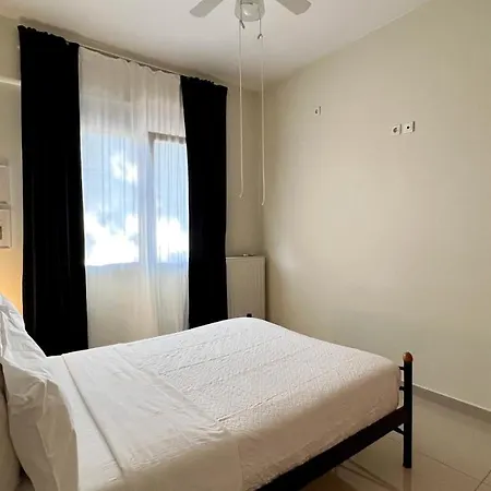 100 Meters From The Sea * Xylokastro