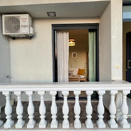 100 Meters From The Sea Apartamento Xylokastro