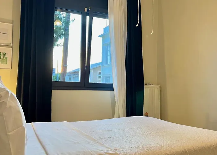 100 Meters From The Sea *