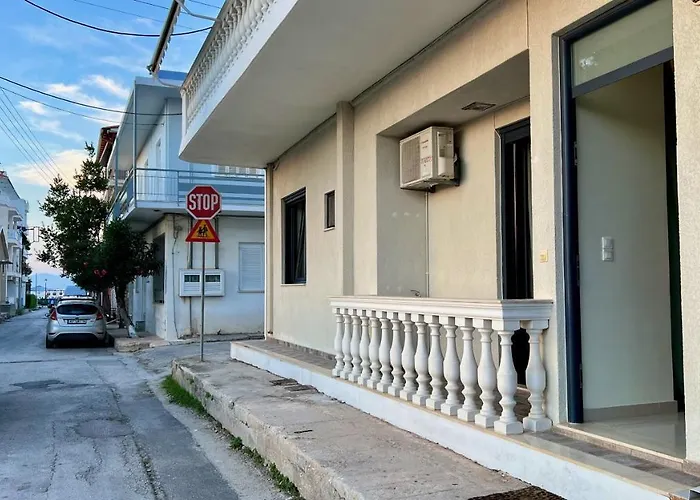 100 Meters From The Sea *